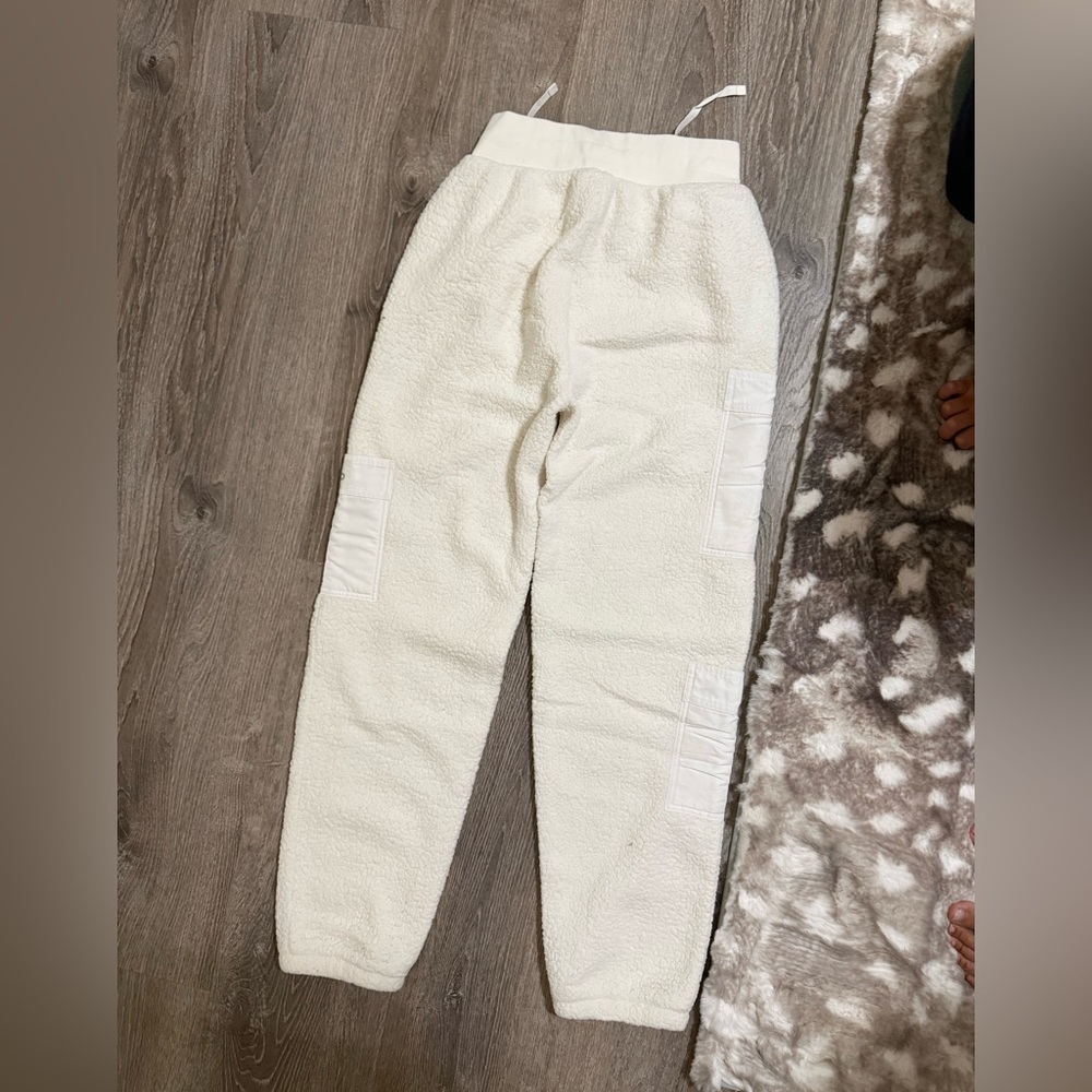 ALO fleece sweatpants. Size xs - Picture 3 of 3